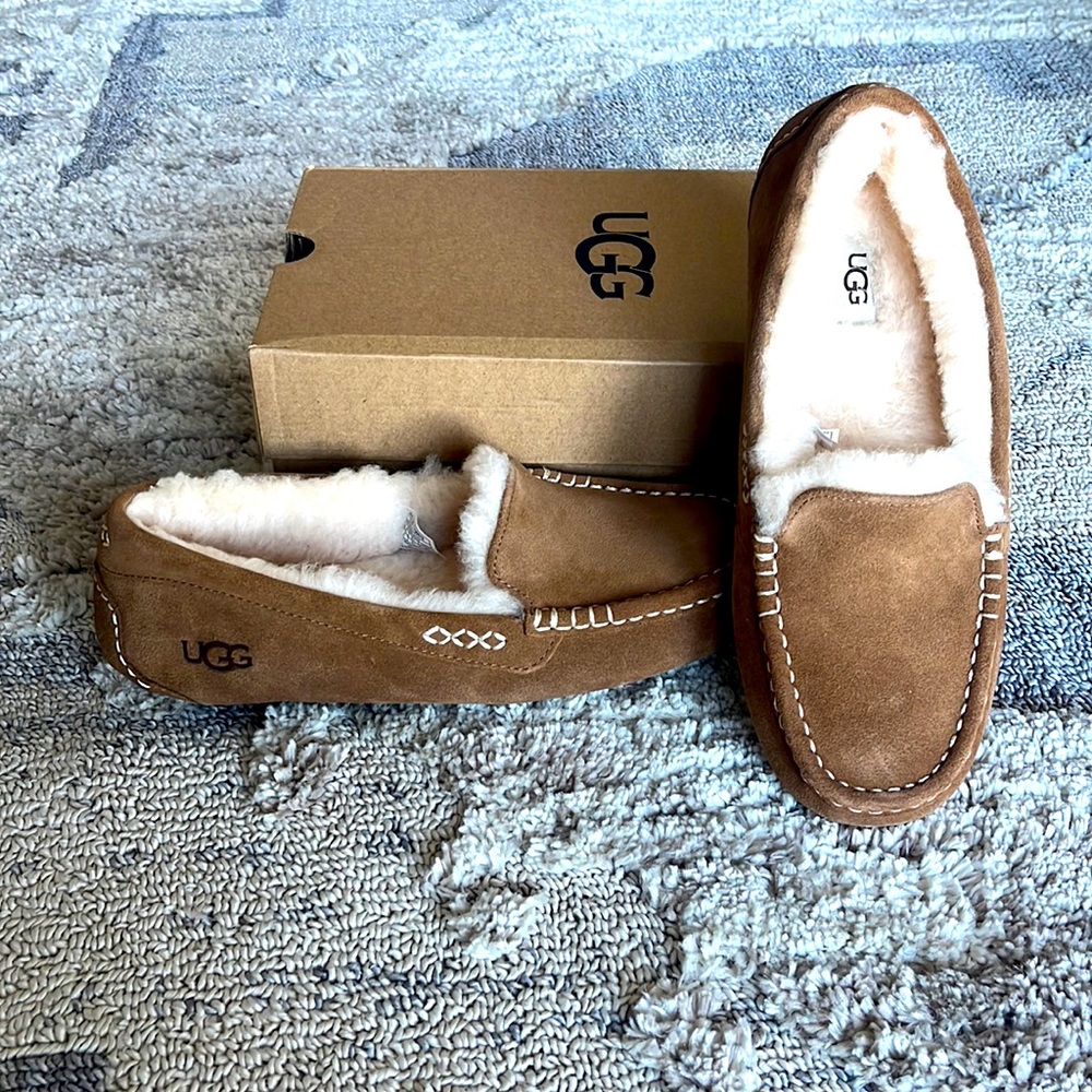 UGG Ansley Slipper, Chestnut, Women’s Size 10. NWT in box